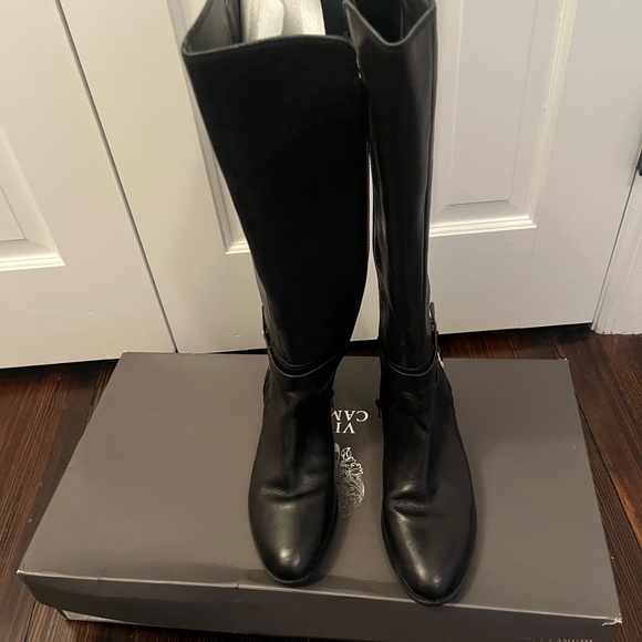 BRAND NEW NEVER WORN VINCE CAMUTO BOOTS! - Picture 8 of 8